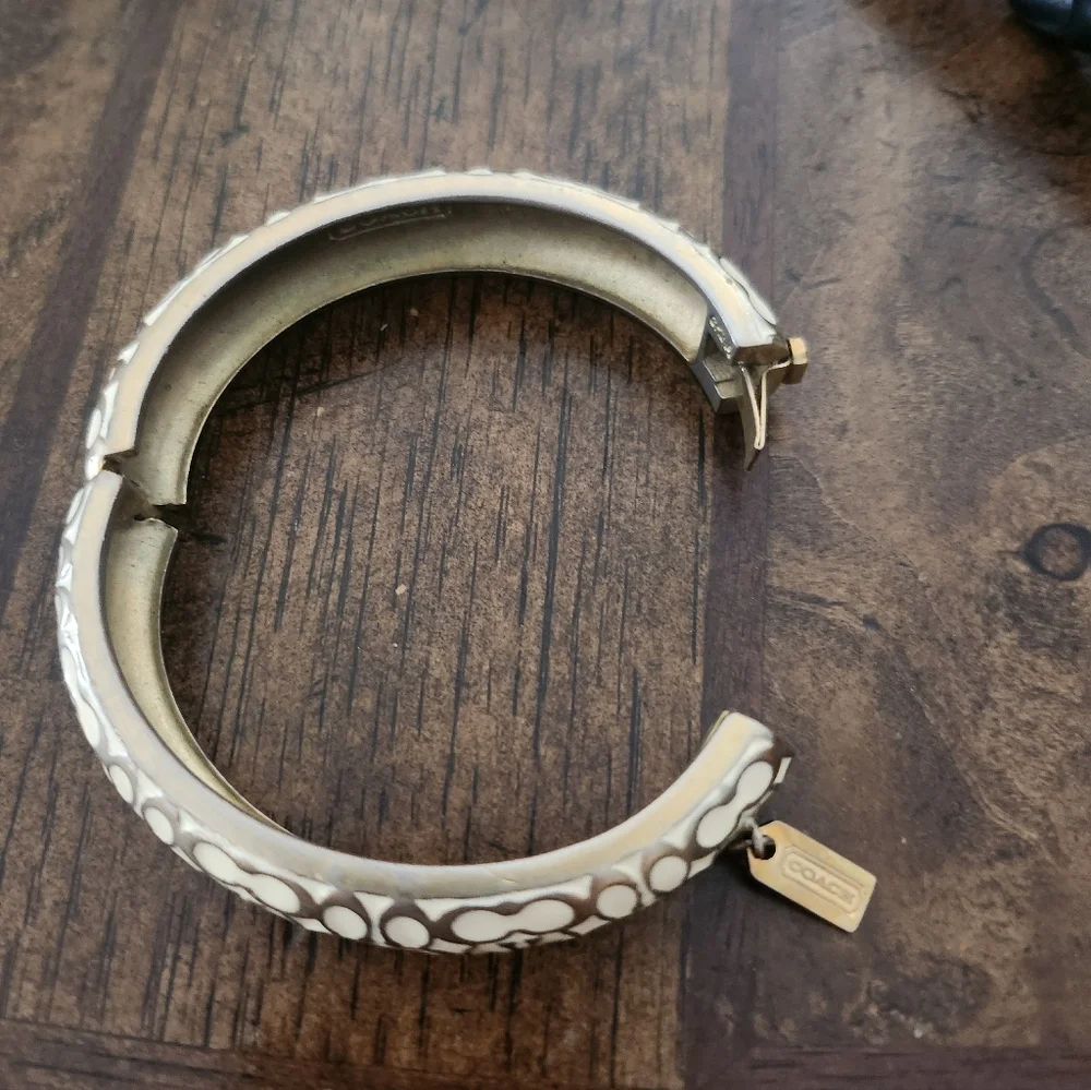 Coach Signature bangle bracelet - Picture 5 of 5